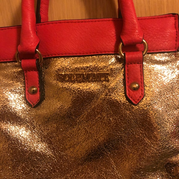 Small Cross Body or shoulder bag. Gold with pink outline. New,never used. - Picture 2 of 5